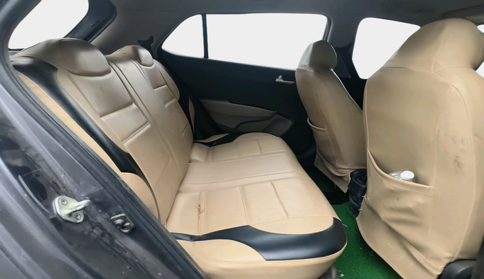 2016 Hyundai Grand i10 SPORTZ 1.2 KAPPA VTVT, CNG, Manual, 1,28,528 km, interior