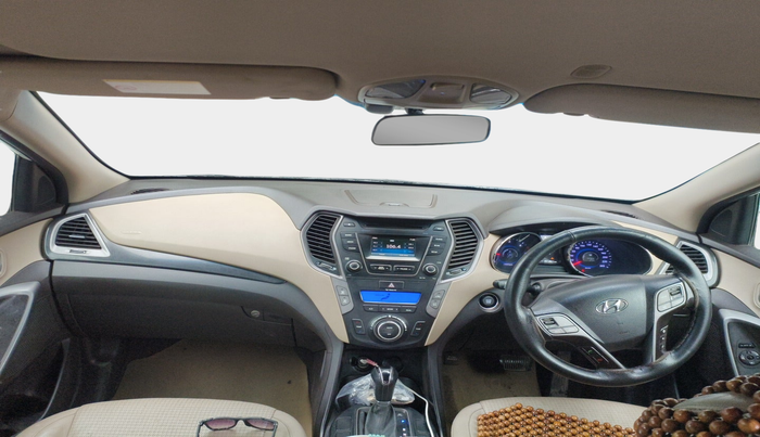 2014 Hyundai Santa Fe 4 WD AT, Diesel, Automatic, 2,21,803 km, interior