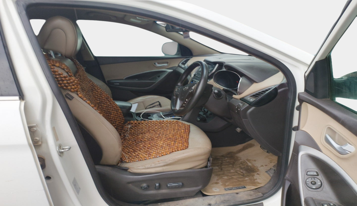 2014 Hyundai Santa Fe 4 WD AT, Diesel, Automatic, 2,21,803 km, interior