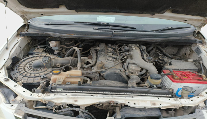 2014 Toyota Innova 2.5 G 7 STR, Diesel, Manual, 1,95,365 km, exterior