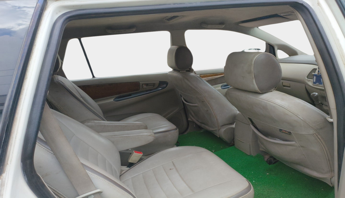 2014 Toyota Innova 2.5 G 7 STR, Diesel, Manual, 1,95,365 km, interior