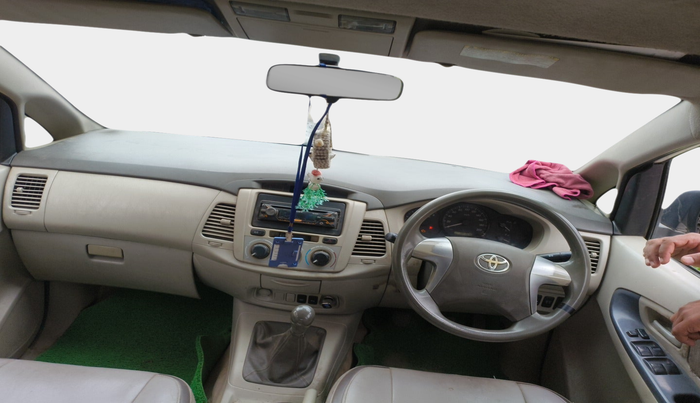 2014 Toyota Innova 2.5 G 7 STR, Diesel, Manual, 1,95,365 km, interior