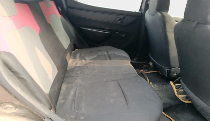 2017 Renault Kwid RXT 0.8 (O), Petrol, Manual, 1,14,292 km, interior