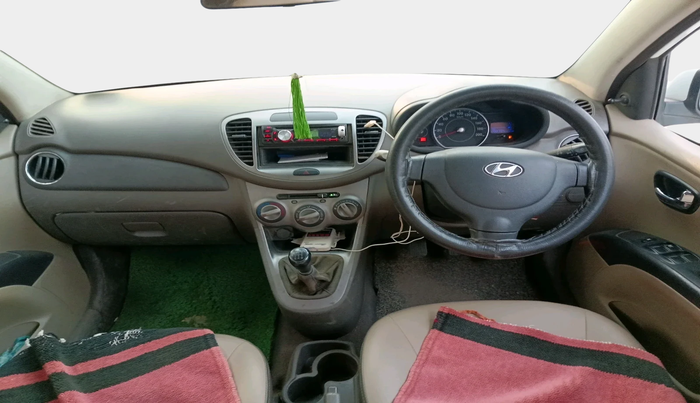 2013 Hyundai i10 MAGNA 1.1, Petrol, Manual, 2,08,755 km, interior