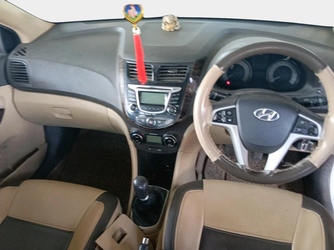2012 Hyundai Verna FLUIDIC 1.6 CRDI SX, Diesel, Manual, 1,54,176 km, interior