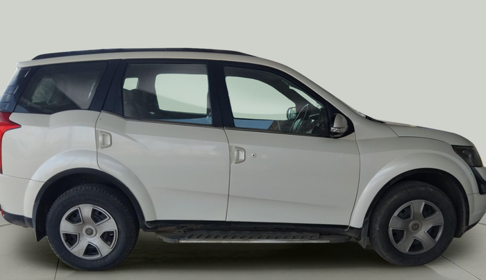 2017 Mahindra XUV500 W6, Diesel, Manual, 1,08,199 km, exterior