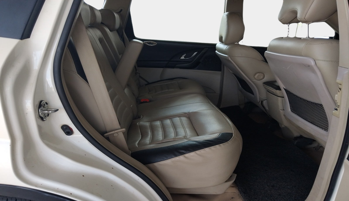 2017 Mahindra XUV500 W6, Diesel, Manual, 1,08,199 km, interior