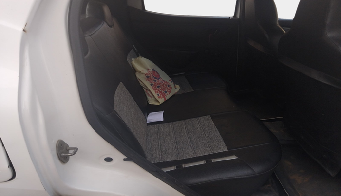 2016 Renault Kwid RXT 0.8, Petrol, Manual, 1,60,347 km, interior