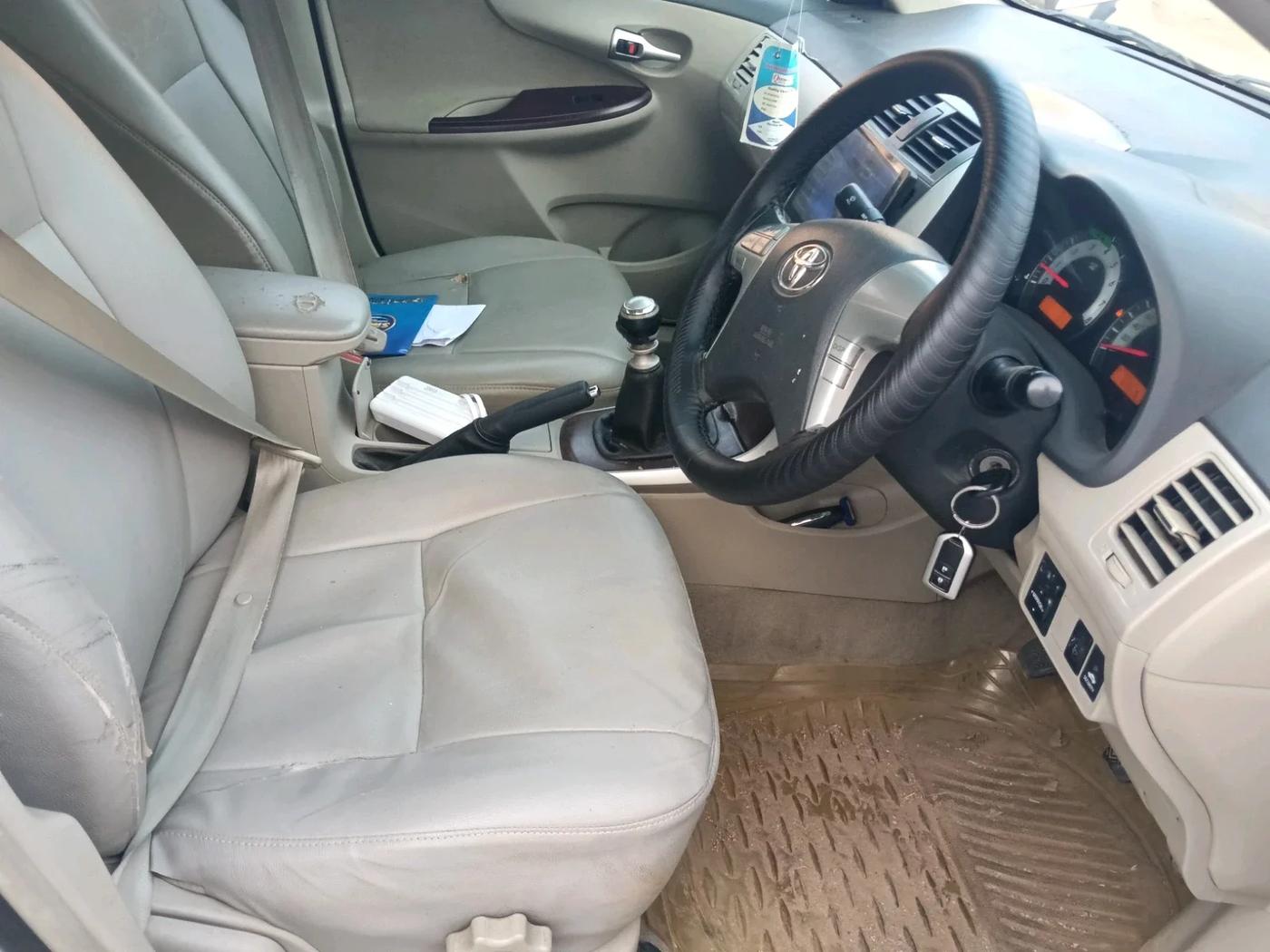 2013 Toyota Corolla Altis G PETROL, Petrol, Manual, 1,04,615 km, interior