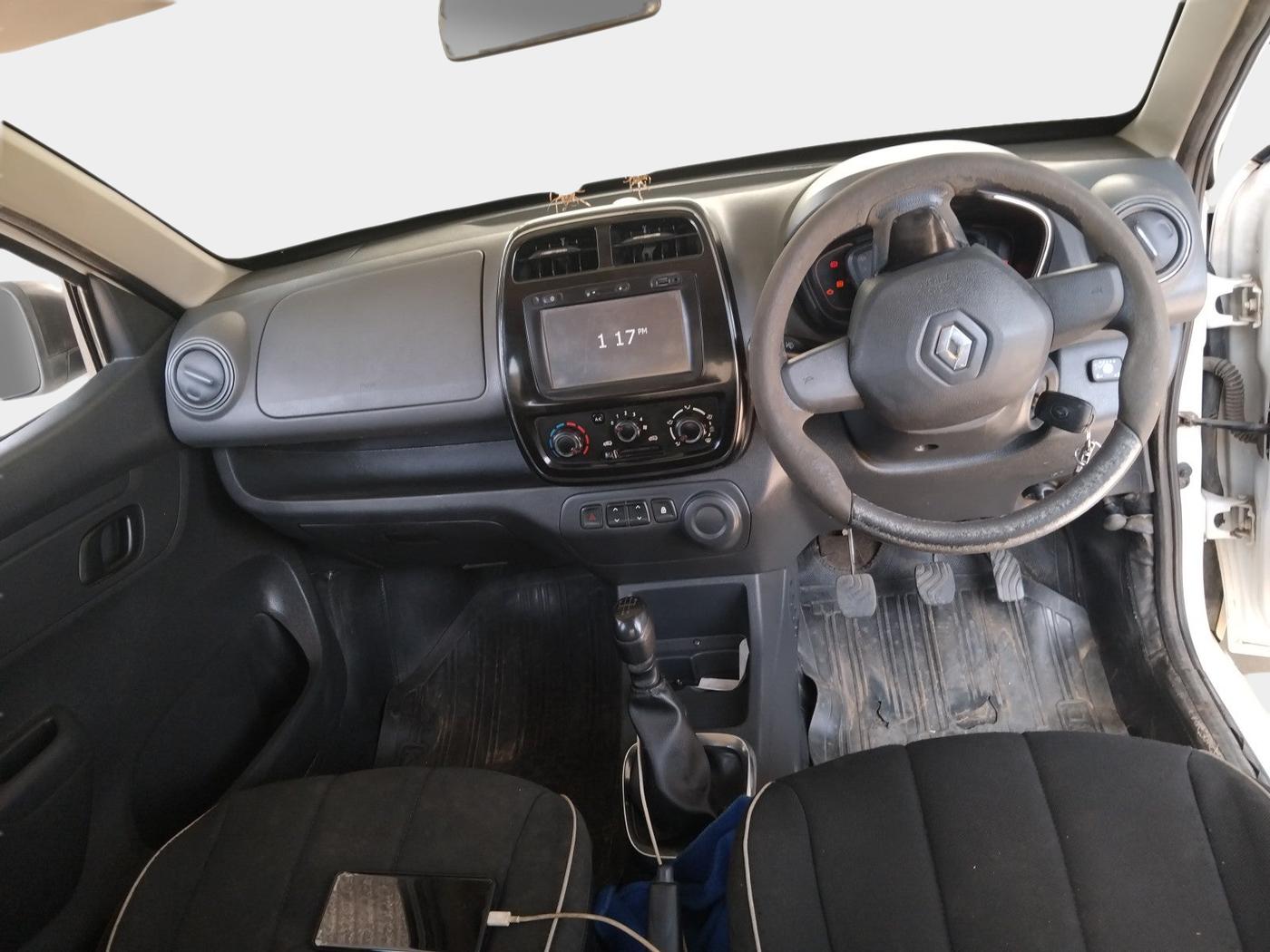 2016 Renault Kwid RXT 1.0, Petrol, Manual, 1,70,001 km, interior