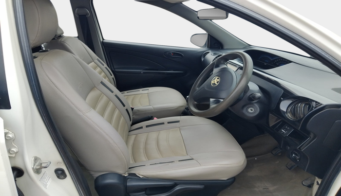 2015 Toyota Etios CROSS 1.4 GD, Diesel, Manual, 1,01,559 km, interior