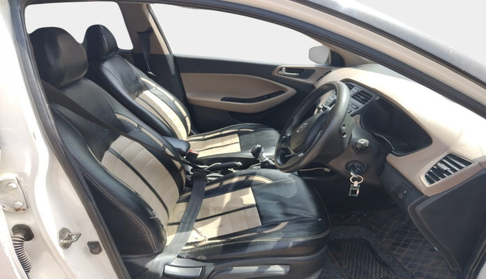 2017 Hyundai Elite i20 SPORTZ 1.4 CRDI, Diesel, Manual, 1,20,097 km, interior