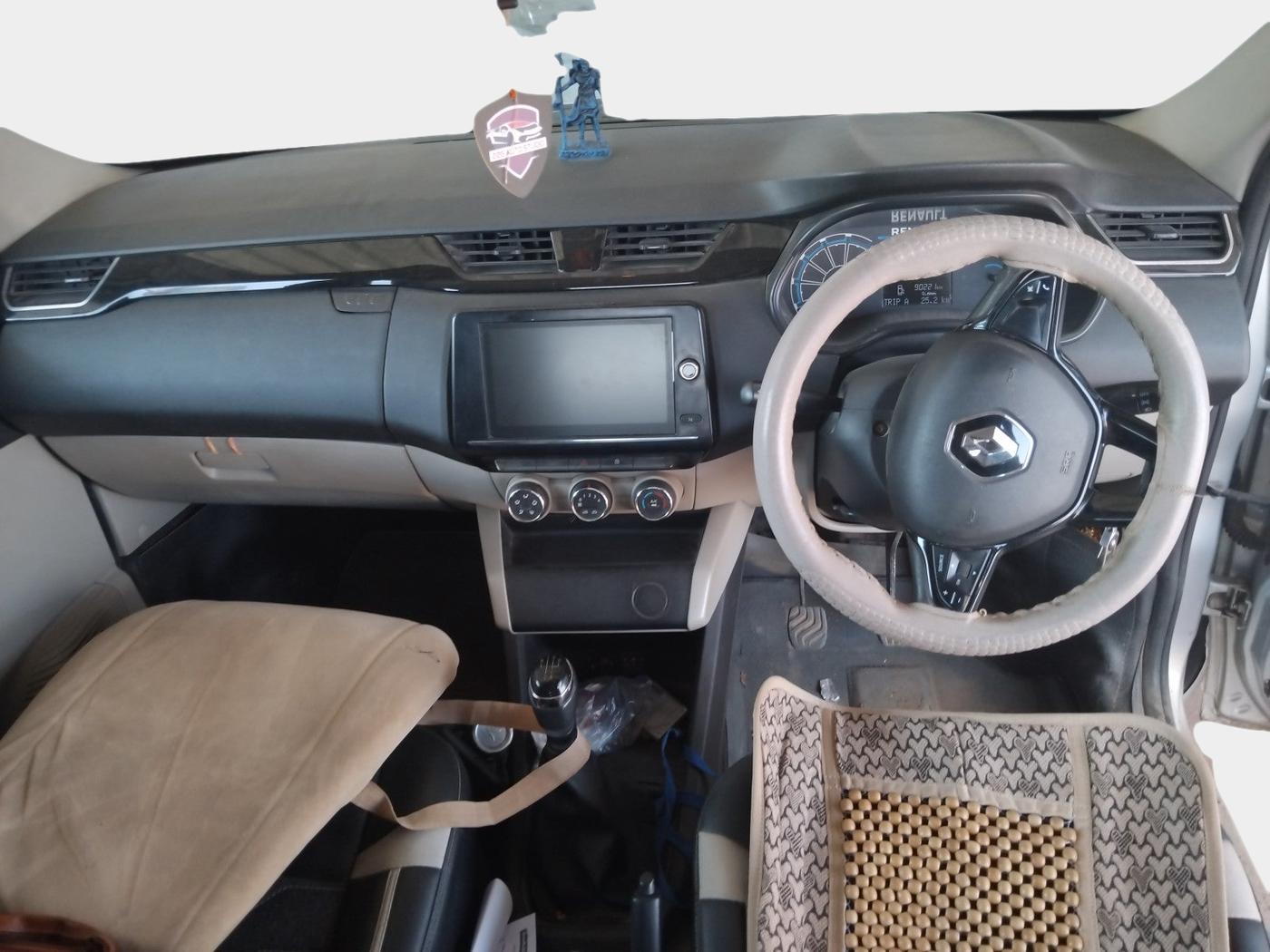 2021 Renault TRIBER RXT, Petrol, Manual, 92,650 km, interior