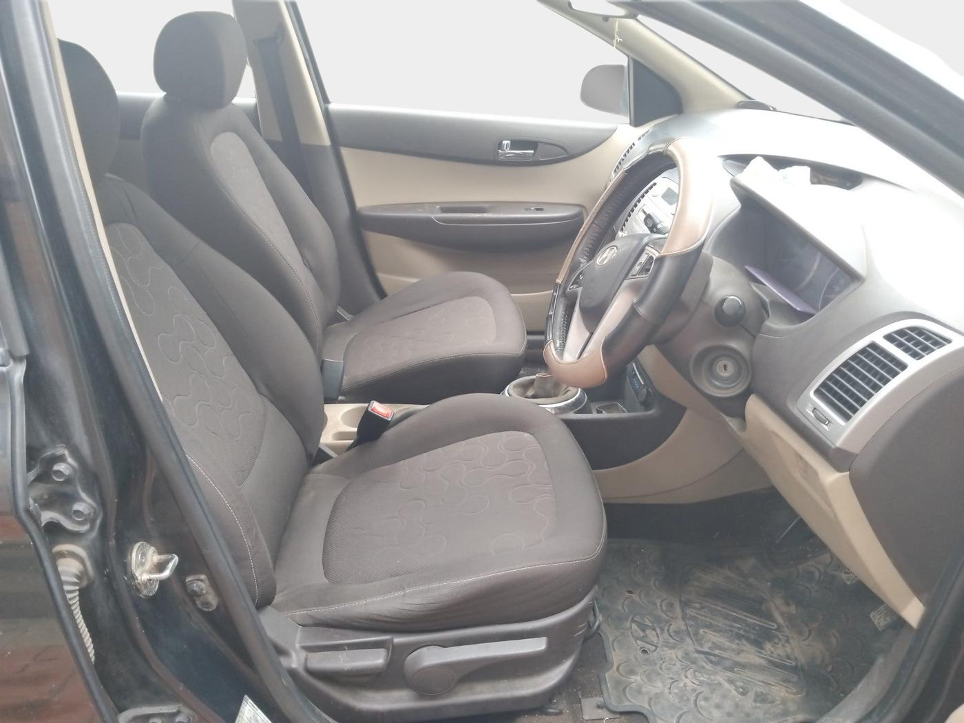 2011 Hyundai i20 ASTA (O) 1.2 WITH SUNROOF, Petrol, Manual, 96,378 km, interior