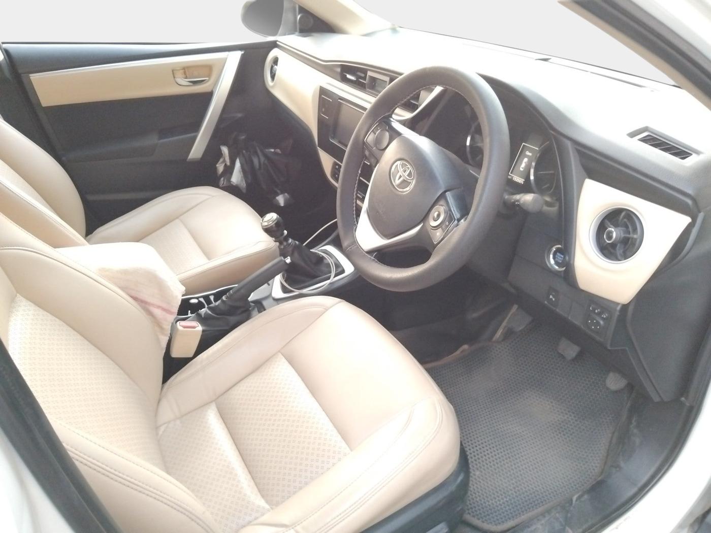 2018 Toyota Corolla Altis GL DIESEL, Diesel, Manual, 1,56,500 km, interior