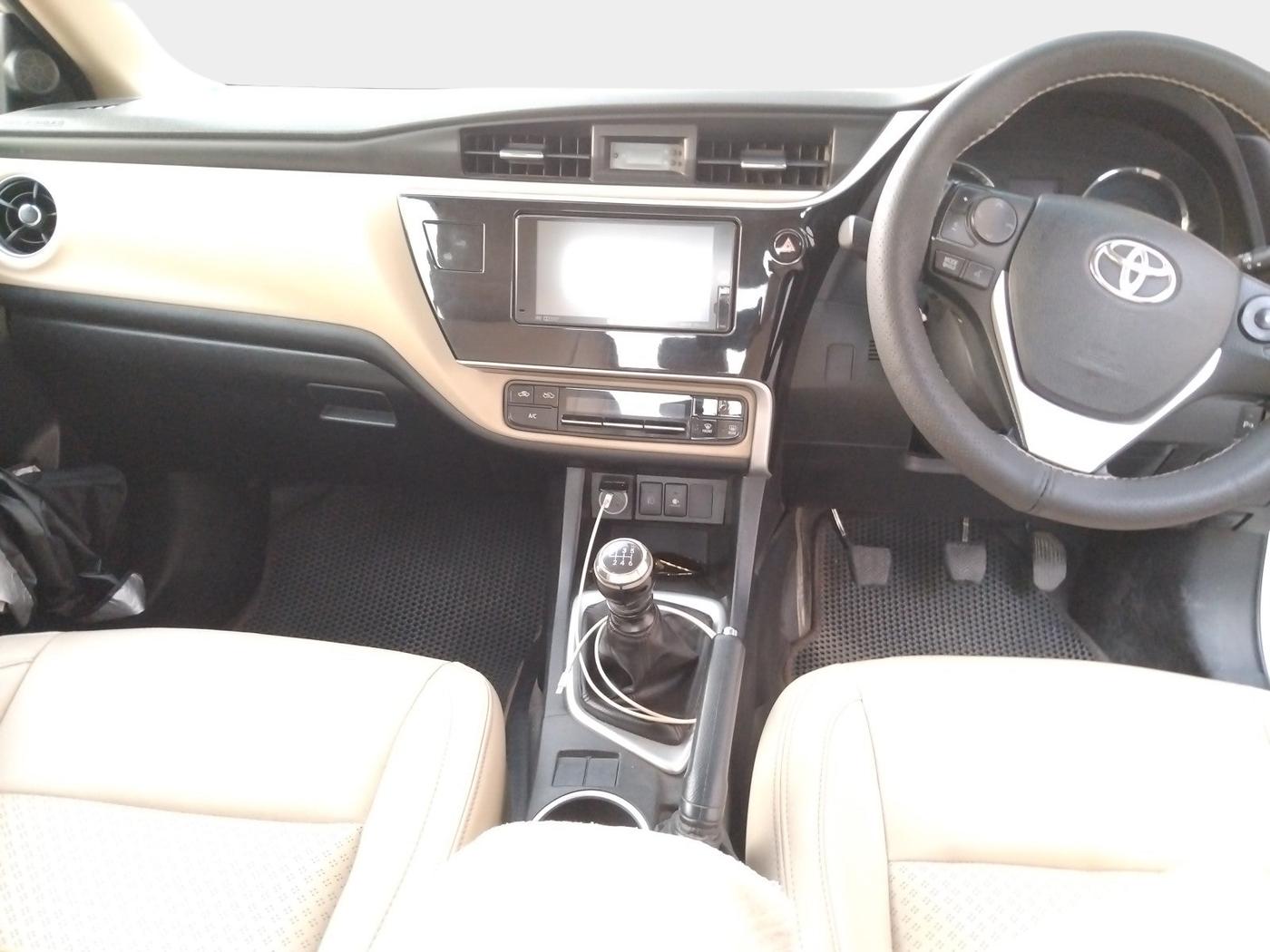 2018 Toyota Corolla Altis GL DIESEL, Diesel, Manual, 1,56,500 km, interior