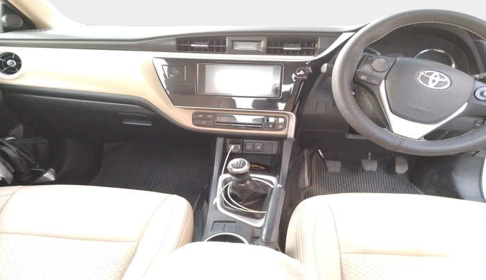 2018 Toyota Corolla Altis GL DIESEL, Diesel, Manual, 1,55,308 km, interior