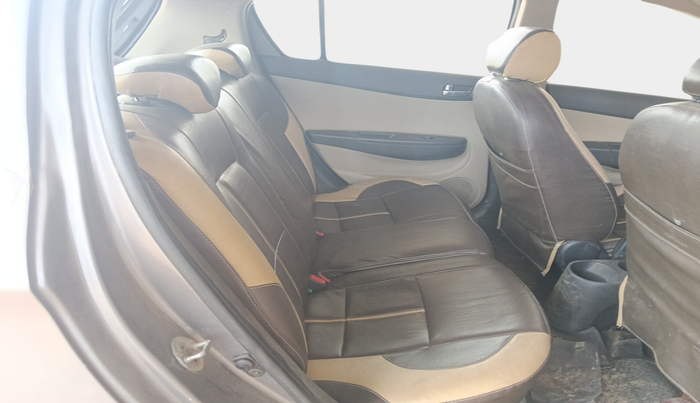 2013 Hyundai i20 SPORTZ 1.2, Petrol, Manual, 1,06,760 km, interior