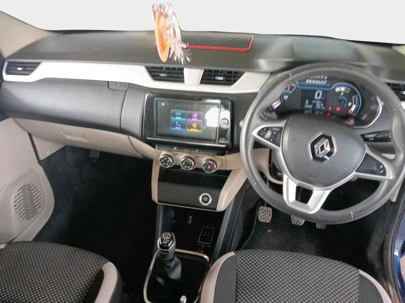 2022 Renault TRIBER RXZ, Petrol, Manual, 47,490 km, interior