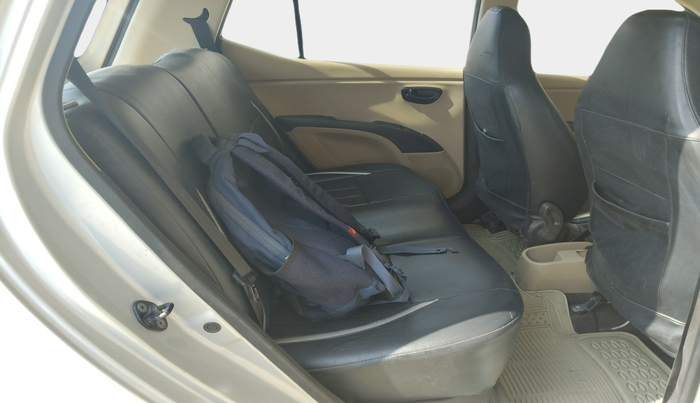 2010 Hyundai i10 MAGNA 1.1, Petrol, Manual, 1,19,335 km, interior