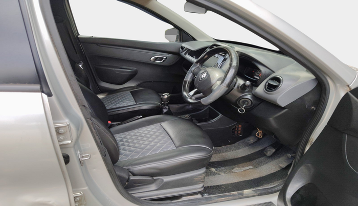 2019 Renault Kwid RXT 1.0, Petrol, Manual, 72,534 km, interior