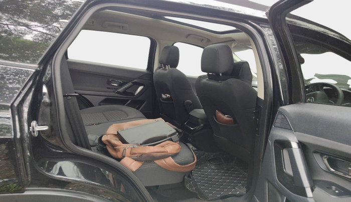 2023 Tata Safari XT PLUS DARK EDITION, Diesel, Manual, 24,964 km, interior