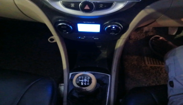 2013 Hyundai Verna FLUIDIC 1.6 CRDI SX, Diesel, Manual, 87,212 km, interior