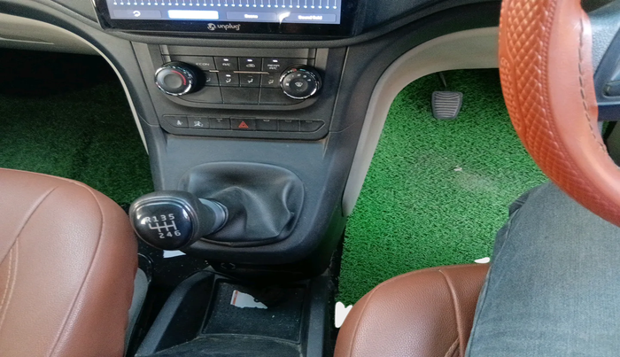 2019 Mahindra MARAZZO M2 7STR, Diesel, Manual, 1,22,592 km, interior