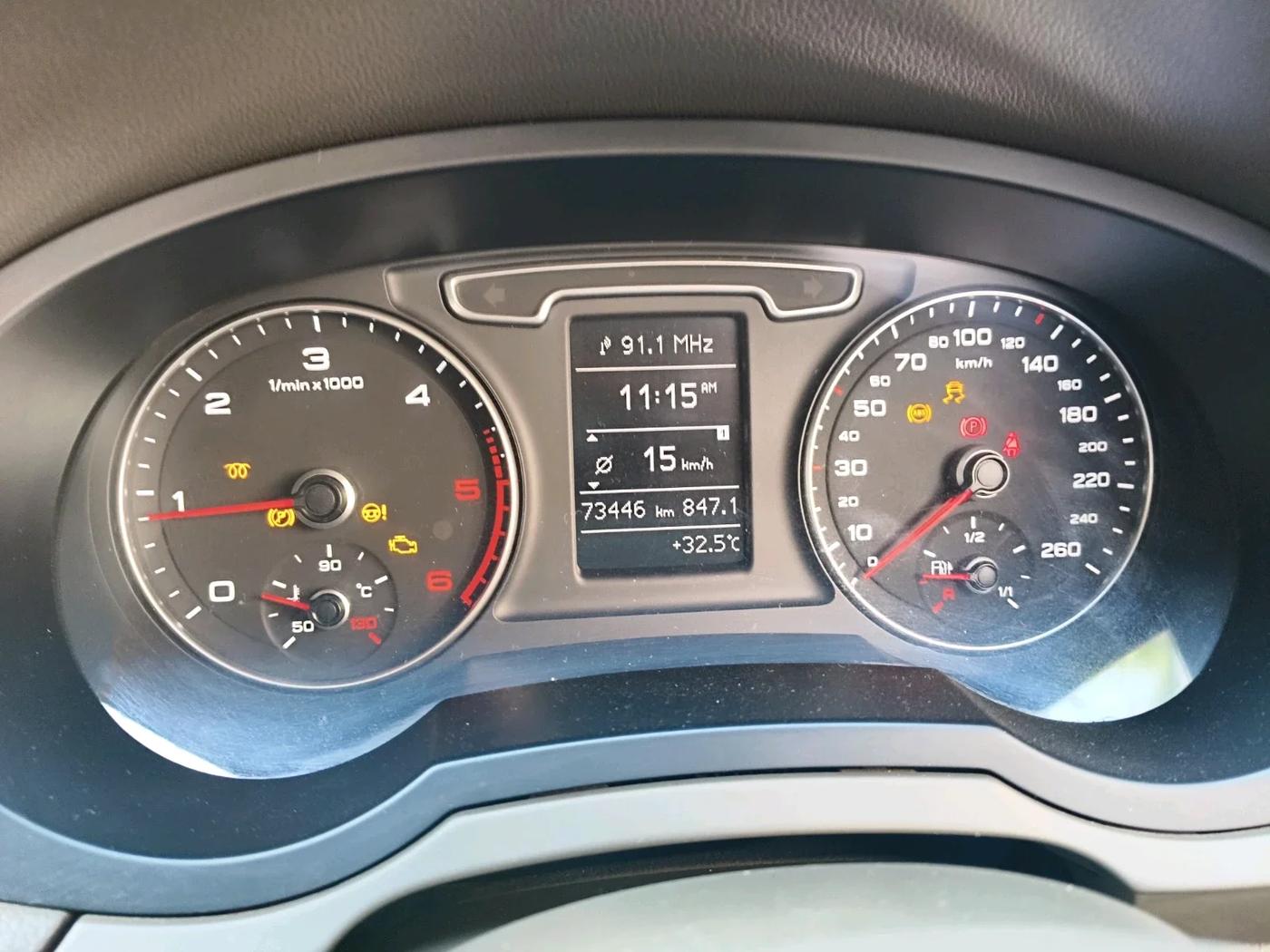 2014 Audi Q3 2.0 TDI MT S EDITION, Diesel, Manual, 73,446 km, interior