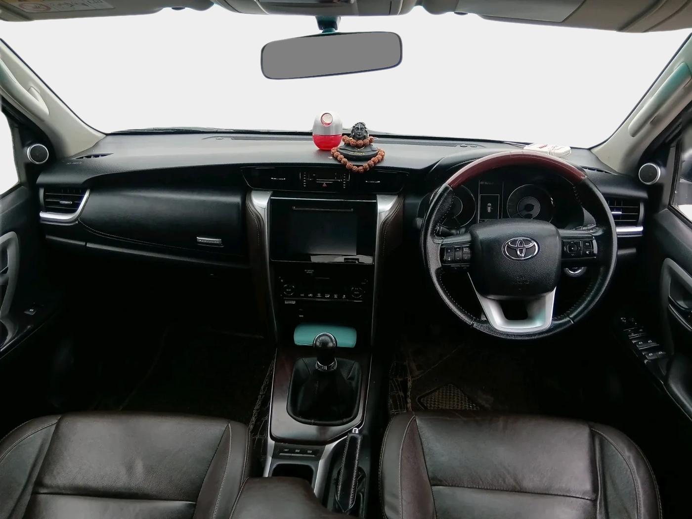 2017 Toyota Fortuner 2.8 4X2 MT, Diesel, Manual, 1,64,268 km, interior