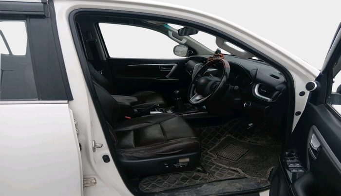 2017 Toyota Fortuner 2.8 4X2 MT, Diesel, Manual, 1,64,268 km, interior