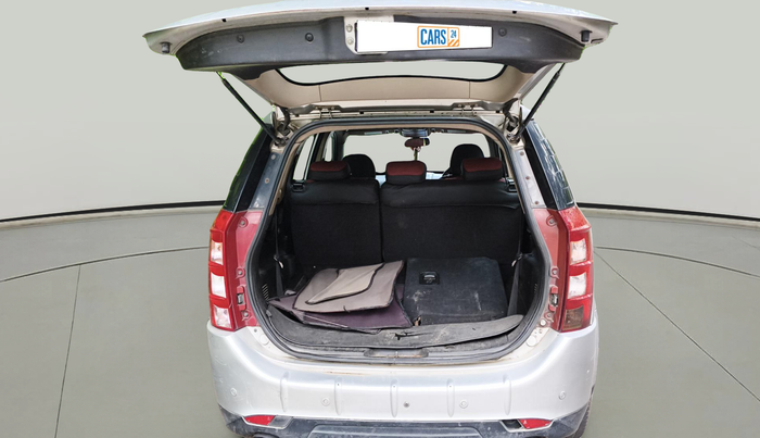 2013 Mahindra XUV500 W8, Diesel, Manual, 1,85,461 km, exterior