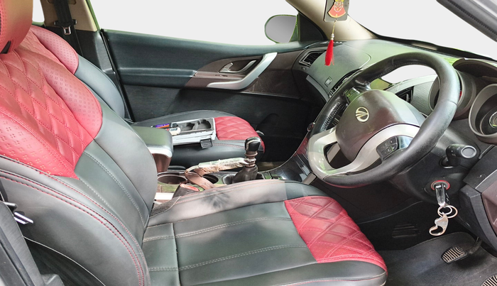 2013 Mahindra XUV500 W8, Diesel, Manual, 1,85,461 km, interior