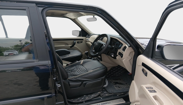 2025 Mahindra SCORPIO CLASSIC S11 7STR, Diesel, Manual, 7,521 km, interior