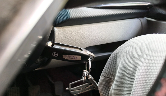 2017 Tata Tiago XT PETROL, Petrol, Manual, 2,03,536 km, interior