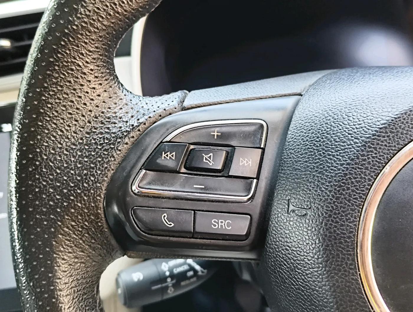2022 MG ASTOR SHARP 1.5 MT, Petrol, Manual, 84,220 km, interior