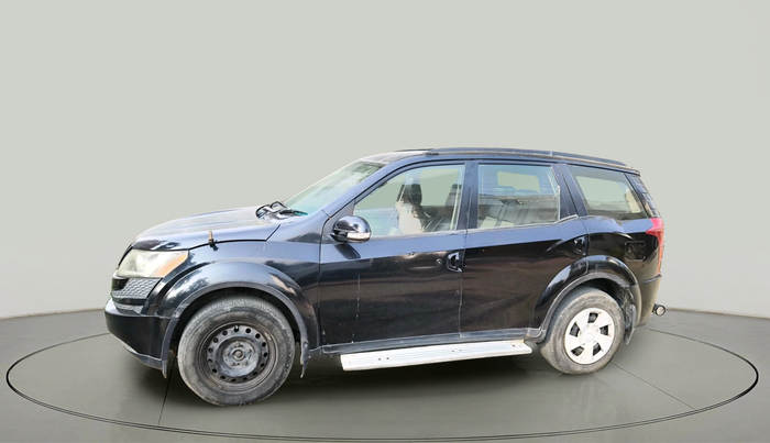 2014 Mahindra XUV500 W6, Diesel, Manual, 3,30,897 km, exterior