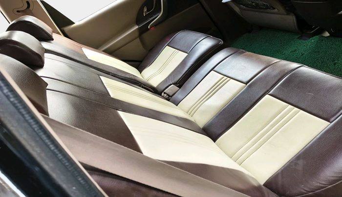 2014 Mahindra XUV500 W6, Diesel, Manual, 3,30,897 km, interior