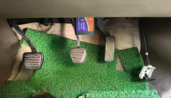 2014 Mahindra XUV500 W6, Diesel, Manual, 3,30,897 km, interior