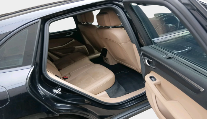 2020 Porsche Macan BASE, Petrol, Automatic, 20,657 km, interior