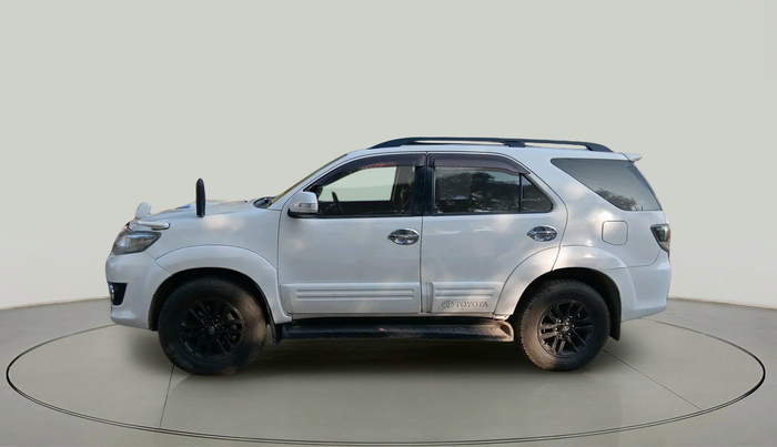 2015 Toyota Fortuner 3.0 4X2 MT, Diesel, Manual, 4,04,897 km, exterior