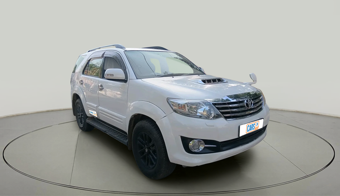 2015 Toyota Fortuner 3.0 4X2 MT, Diesel, Manual, 4,04,897 km, exterior