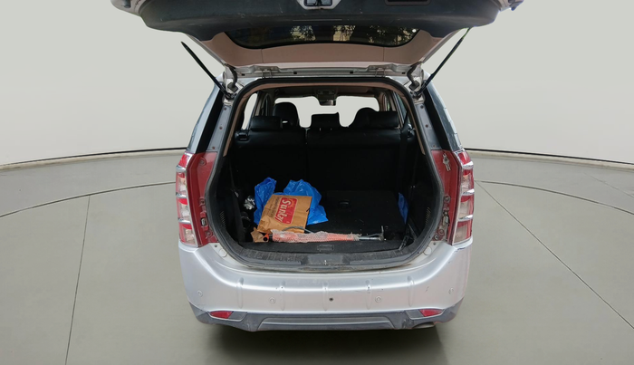 2013 Mahindra XUV500 W8, Diesel, Manual, 1,40,088 km, exterior
