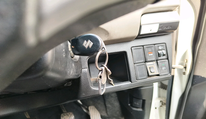 2014 Maruti Wagon R 1.0 VXI, Petrol, Manual, 63,800 km, interior