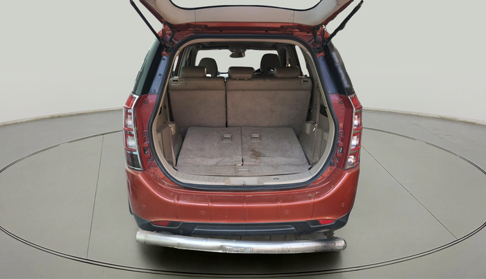 2015 Mahindra XUV500 W10 AWD, Diesel, Manual, 1,02,381 km, exterior