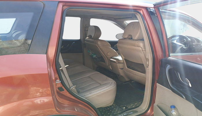 2015 Mahindra XUV500 W10 AWD, Diesel, Manual, 1,02,381 km, interior