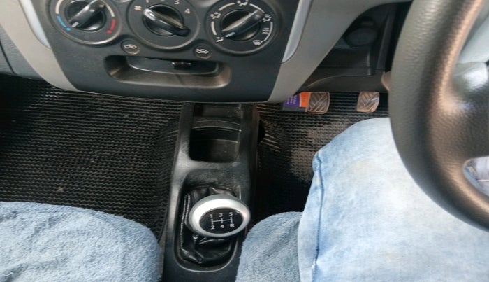 2011 Maruti Wagon R 1.0 LXI, Petrol, Manual, 65,184 km, interior