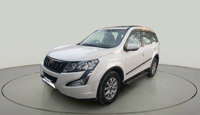 2017 Mahindra XUV500 W10 AT, Diesel, Automatic, 1,03,167 km, exterior