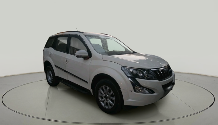 2017 Mahindra XUV500 W10 AT, Diesel, Automatic, 1,03,167 km, exterior