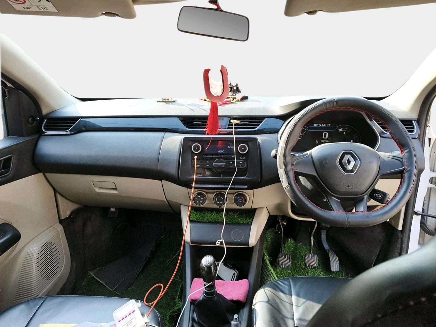 2019 Renault TRIBER RXL MT, Petrol, Manual, 68,298 km, interior